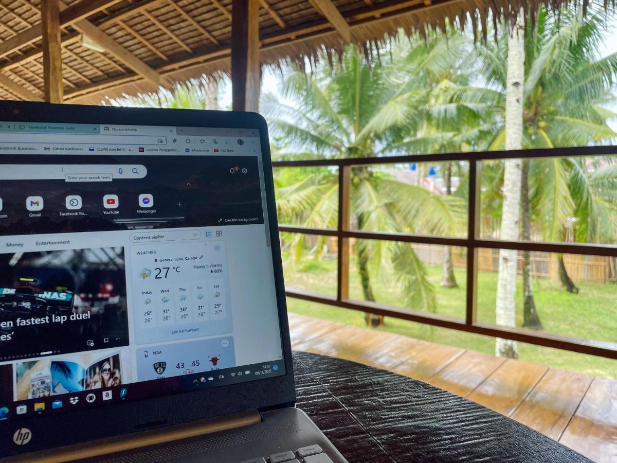 Siargao Sunflower Suites Хенерал Луна Екстериор снимка