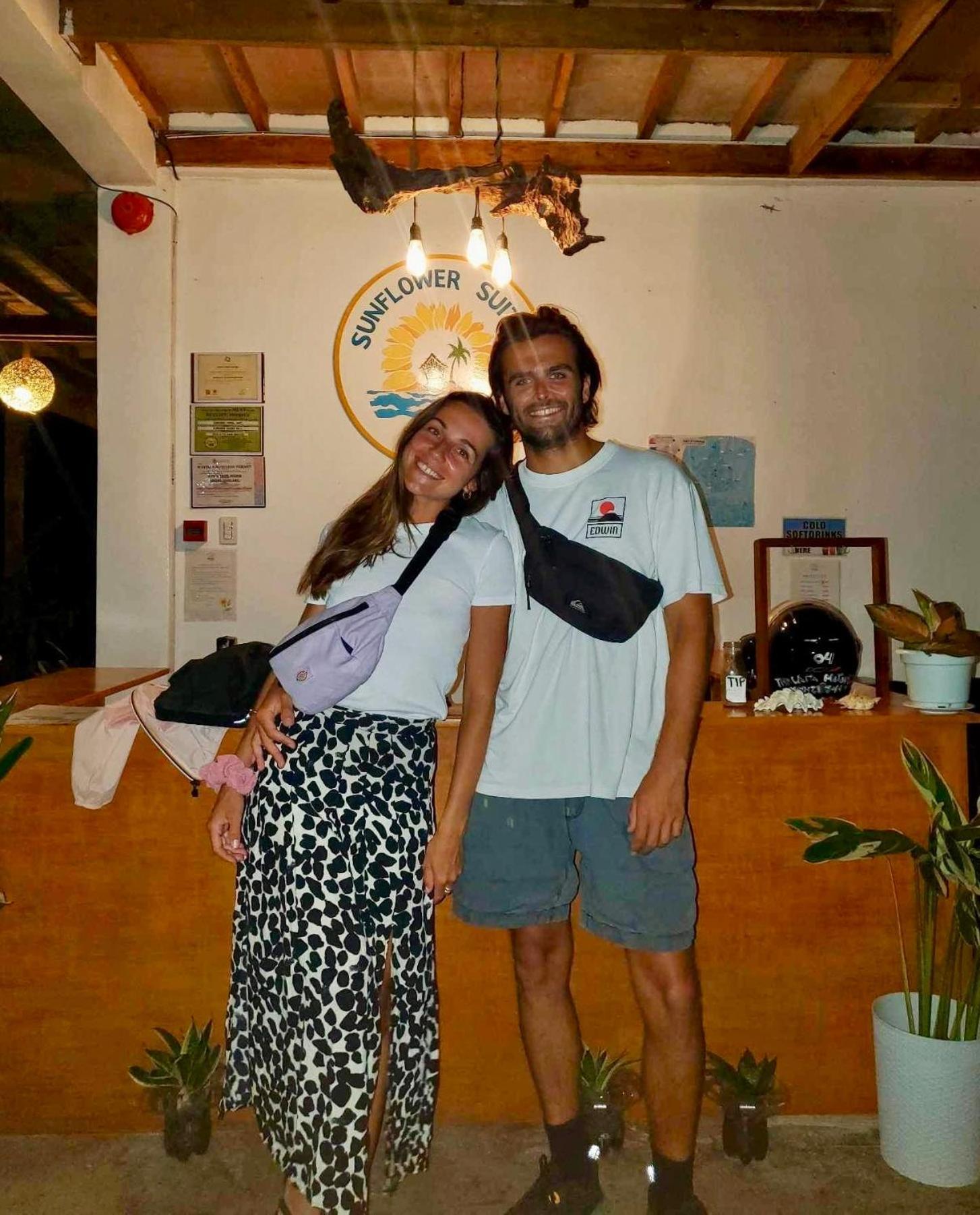 Siargao Sunflower Suites Хенерал Луна Екстериор снимка