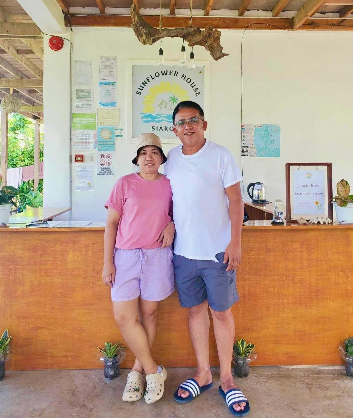 Siargao Sunflower Suites Хенерал Луна Екстериор снимка