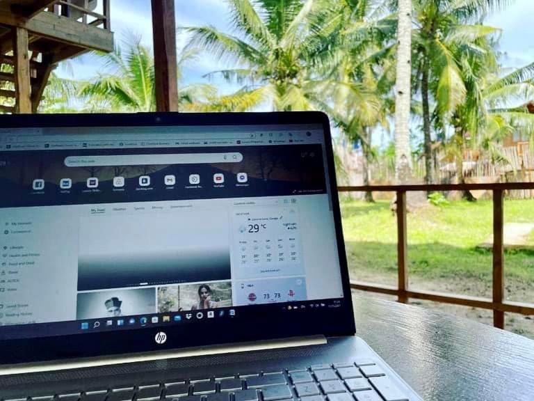 Siargao Sunflower Suites Хенерал Луна Екстериор снимка