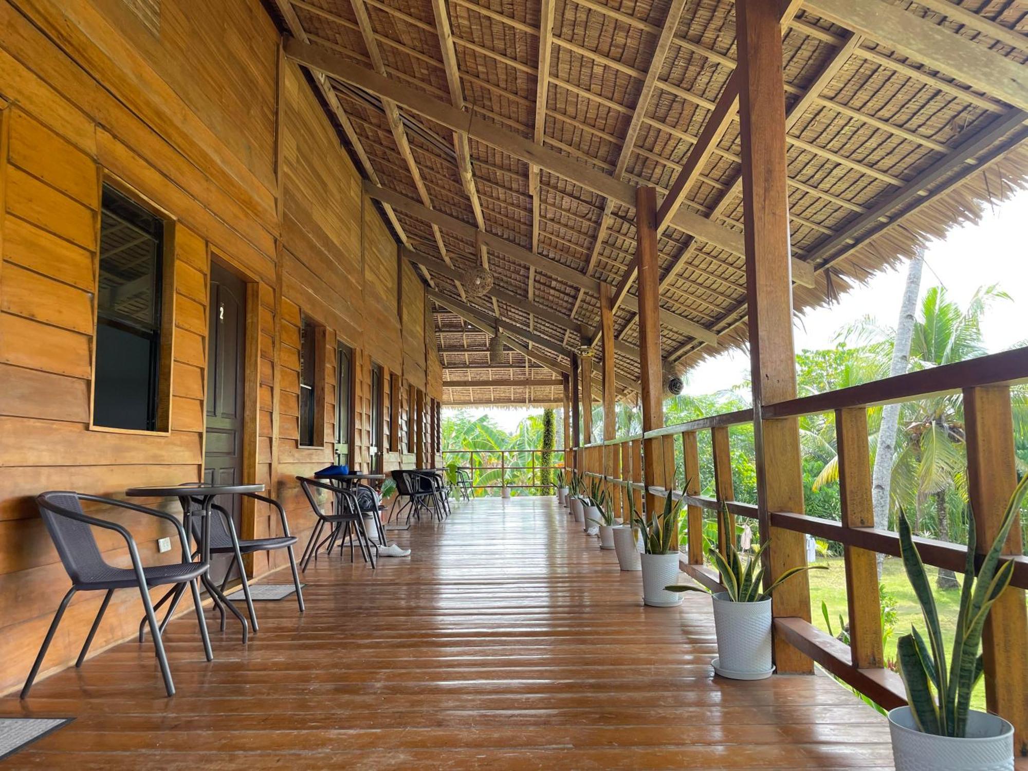 Siargao Sunflower Suites Хенерал Луна Екстериор снимка