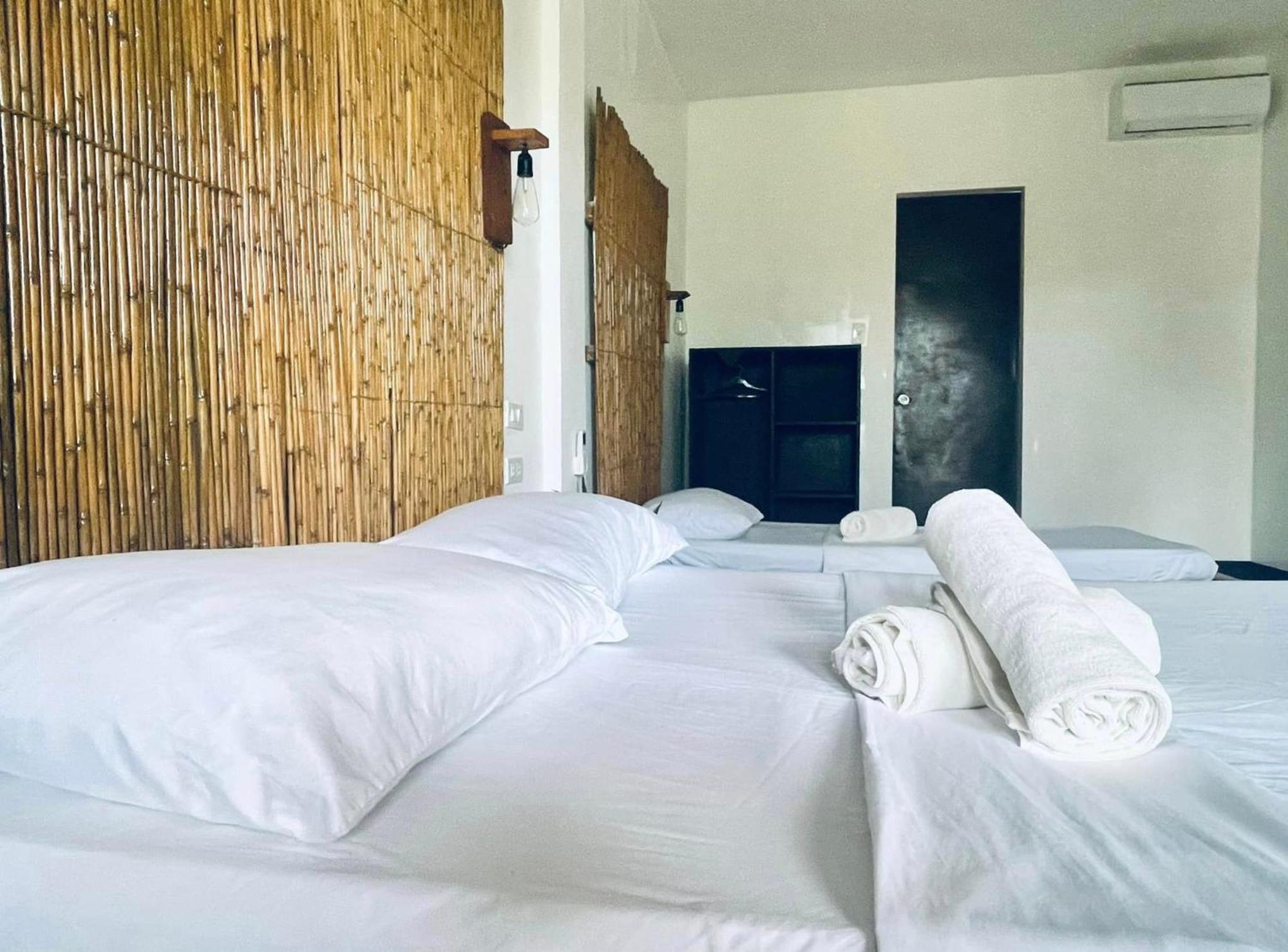 Siargao Sunflower Suites Хенерал Луна Екстериор снимка