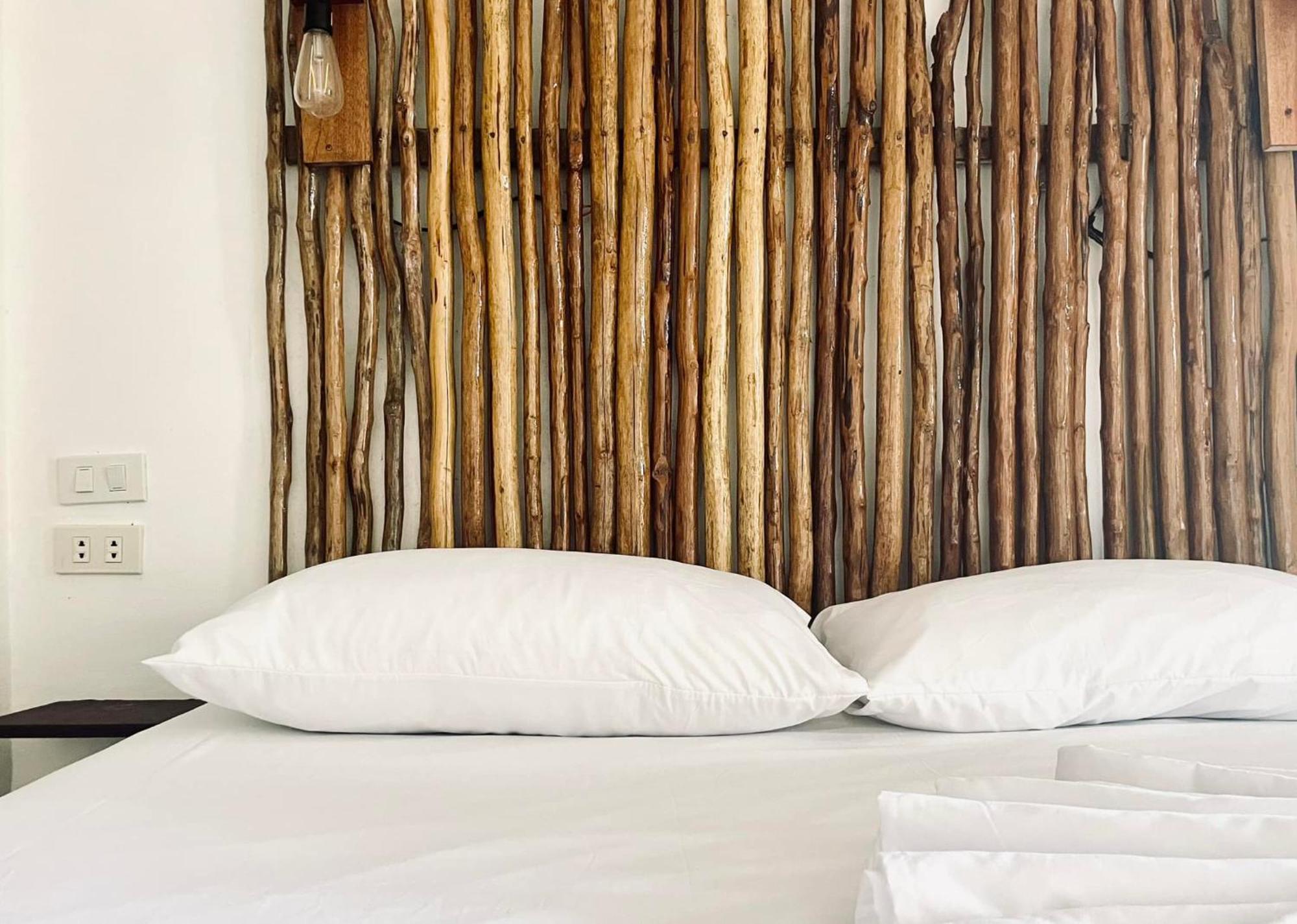 Siargao Sunflower Suites Хенерал Луна Екстериор снимка